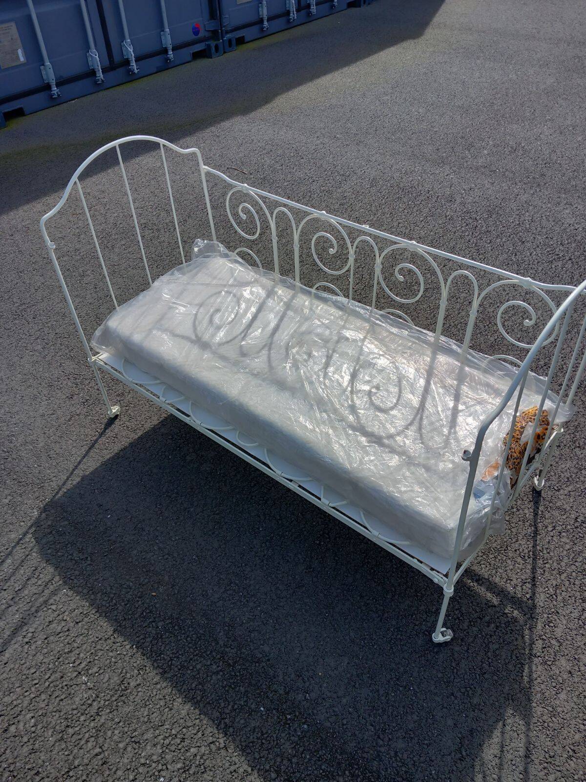 Wrought iron sofa bed + mattress + 2 sheets