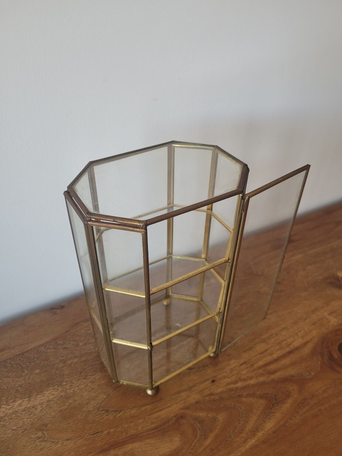 Brass jewelry showcase box