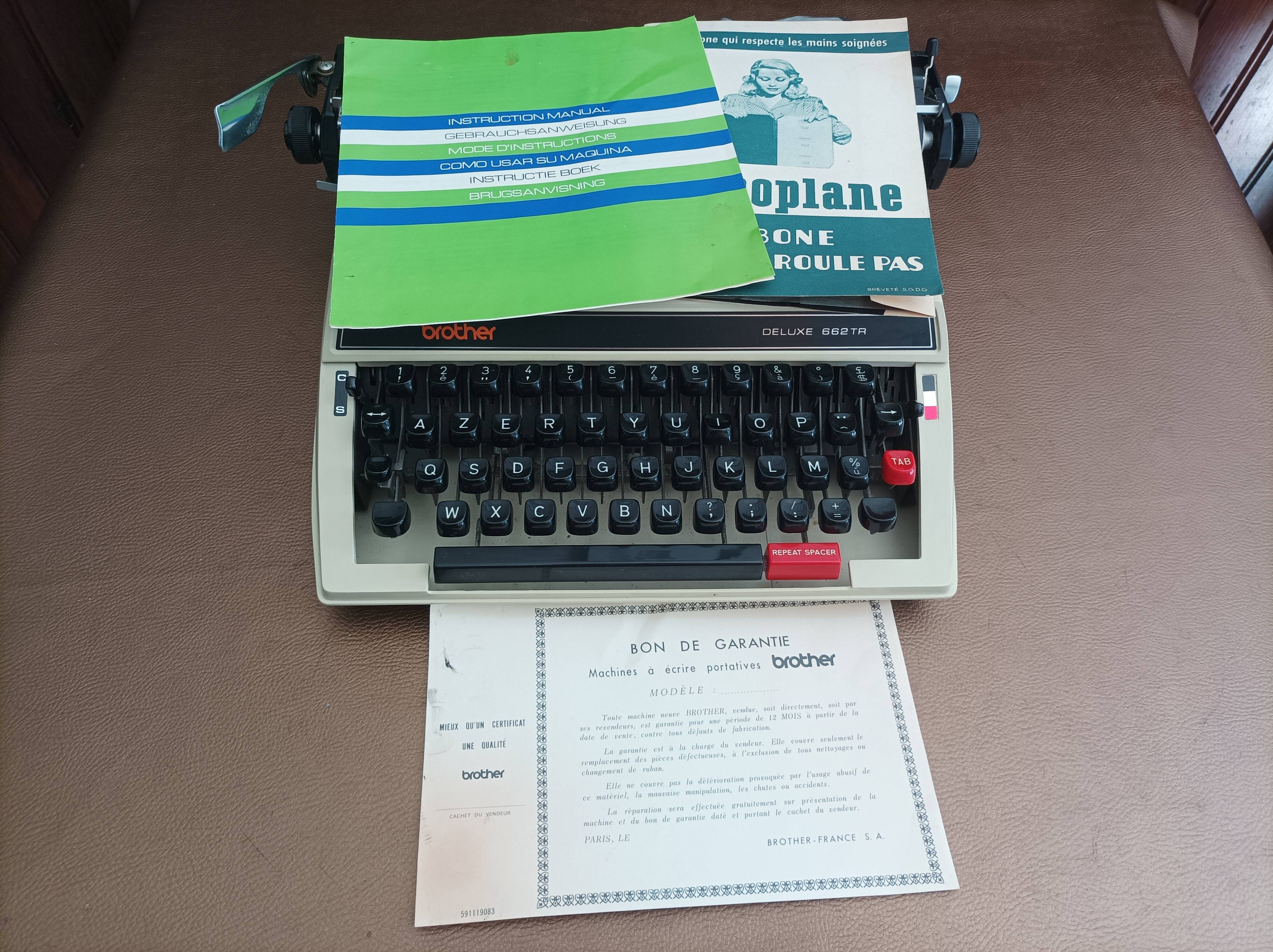 Brother Deluxe 662 TR Typewriter