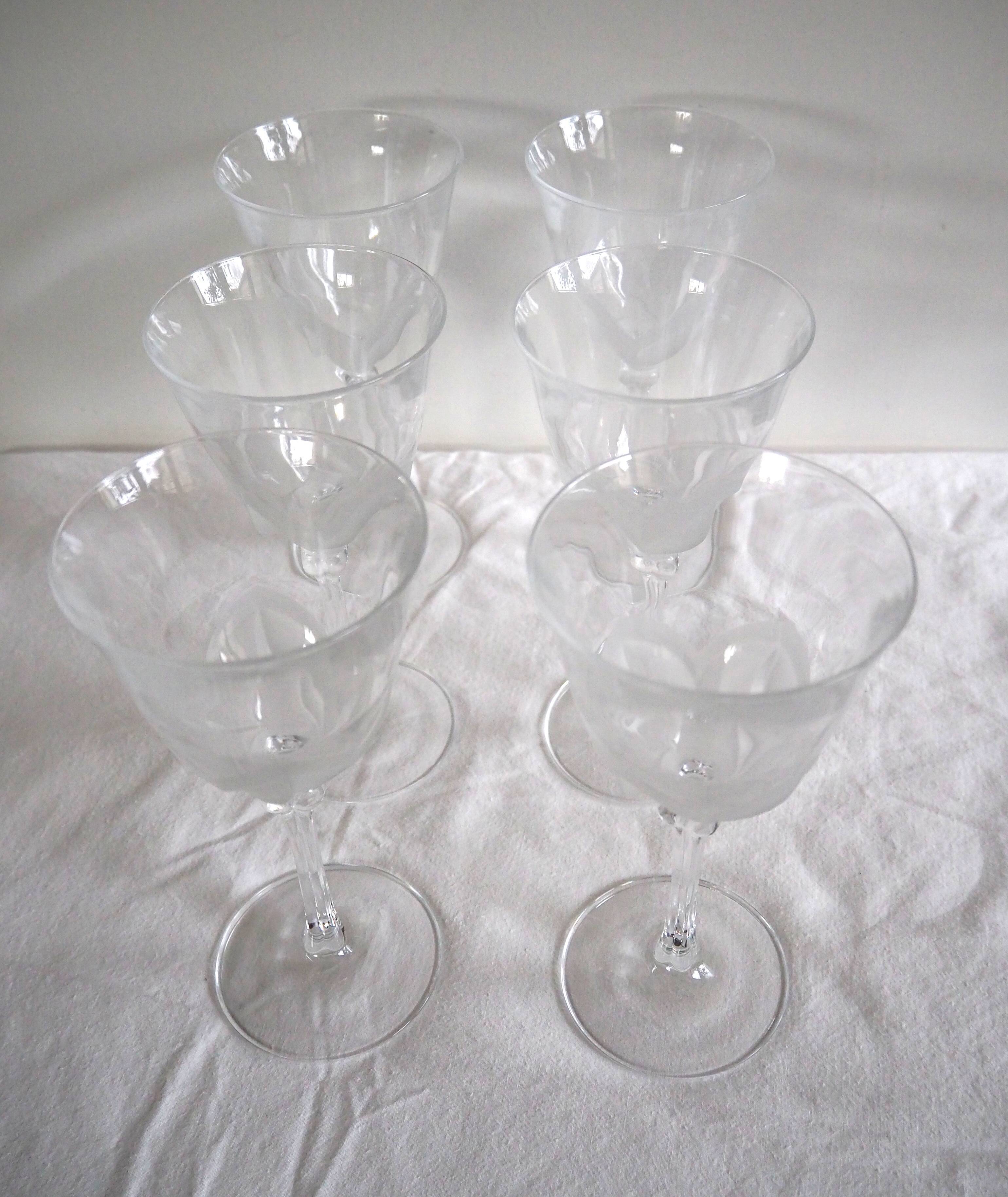 Crystal water glasses in their cabinets - JG Durand, collection florence « satine » 24,5 cl