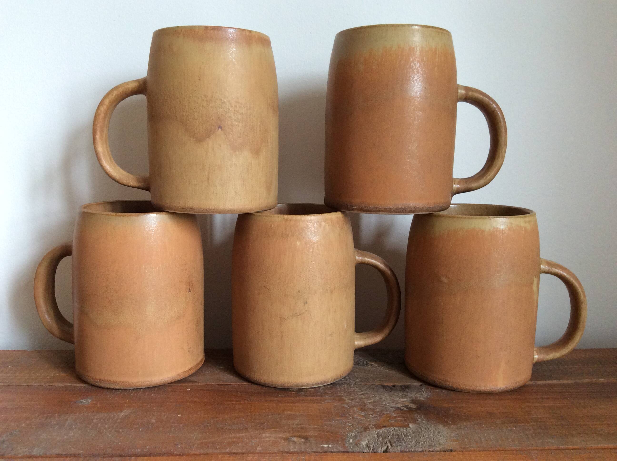 5 stoneware mugs