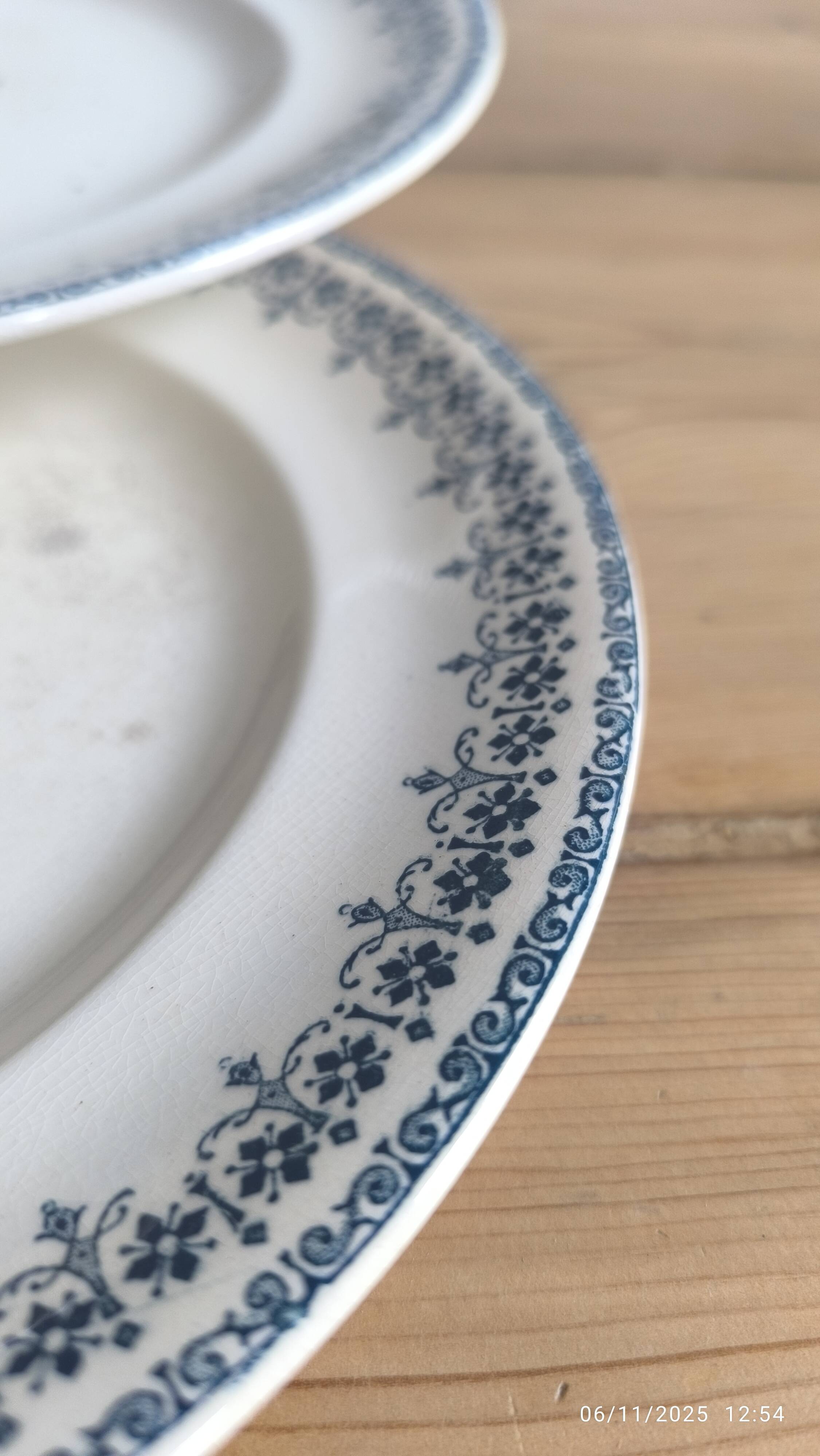 Set of 6 ironstone plates