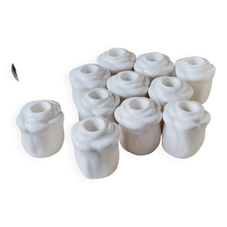 Lot de 11 mini bougeoirs en porcelaine forme roses