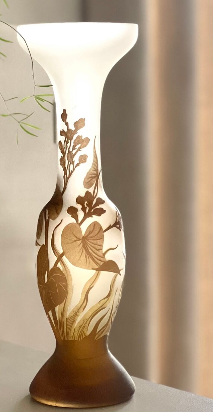 Vase in glass paste