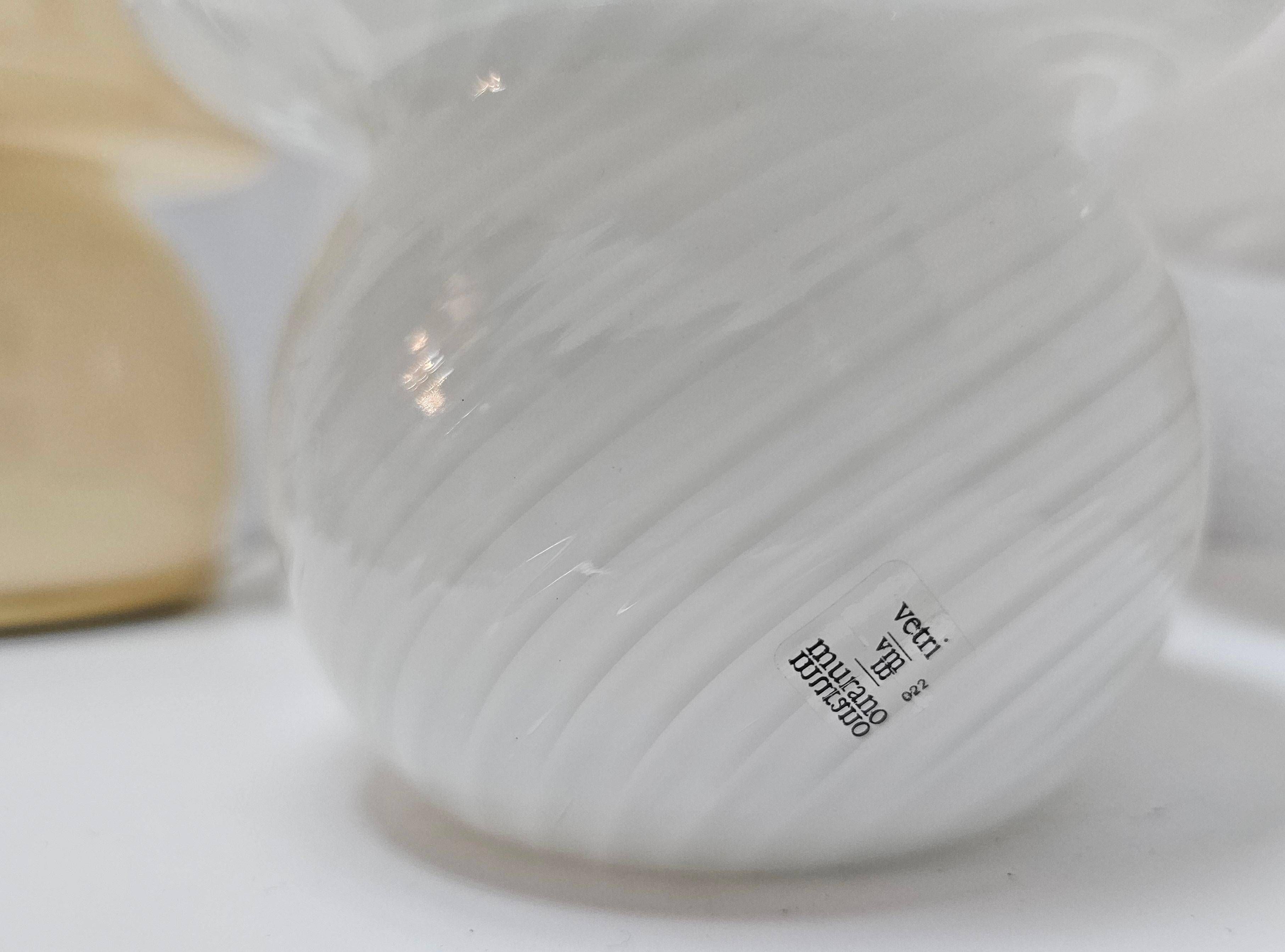Set of 5 Mid-Century Modern mushroom table lamps in Murano glass.
