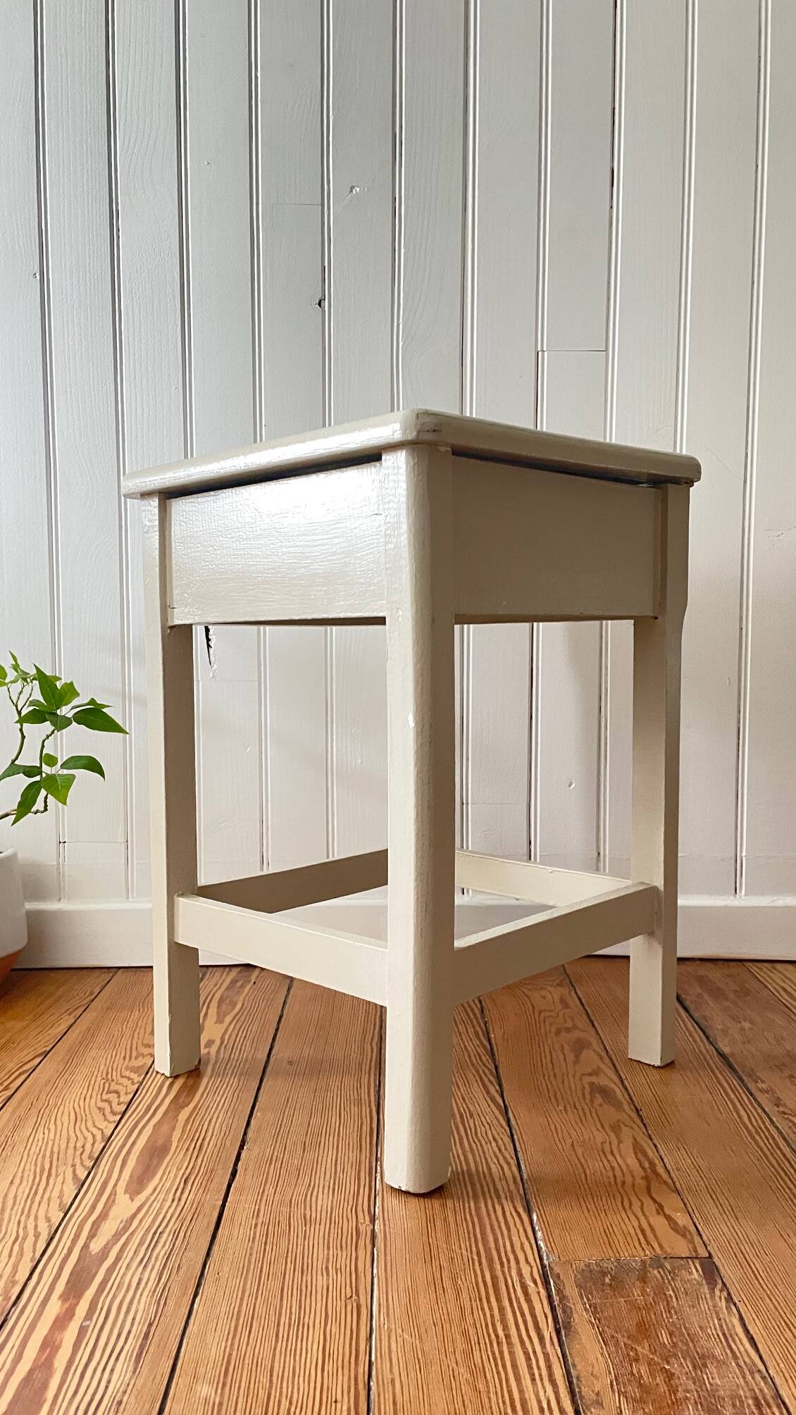 VINTAGE Beige Stool Chest