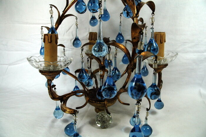 Little lustre blue stamps has 3 fires