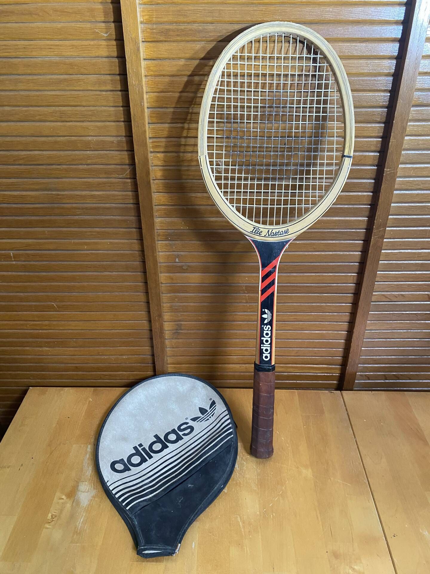 Raquette Tennis Ancienne ADIDAS Ilie Nostase Bois Sport + Housse Vinta