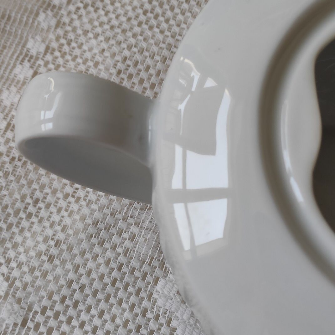 Théière en porcelaine Deshoulières