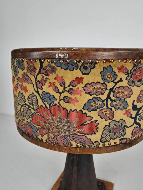 Chaises de bateau pivotantes uniques   Circa 1900–1920