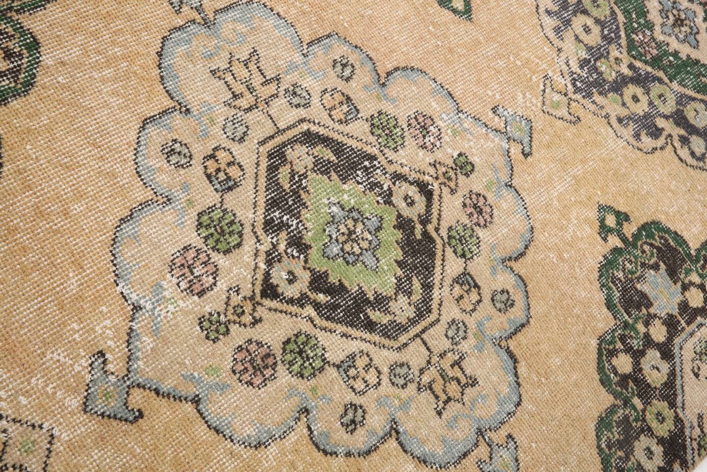 3x12 Classic Persian Runner Rug, 91x308Cm