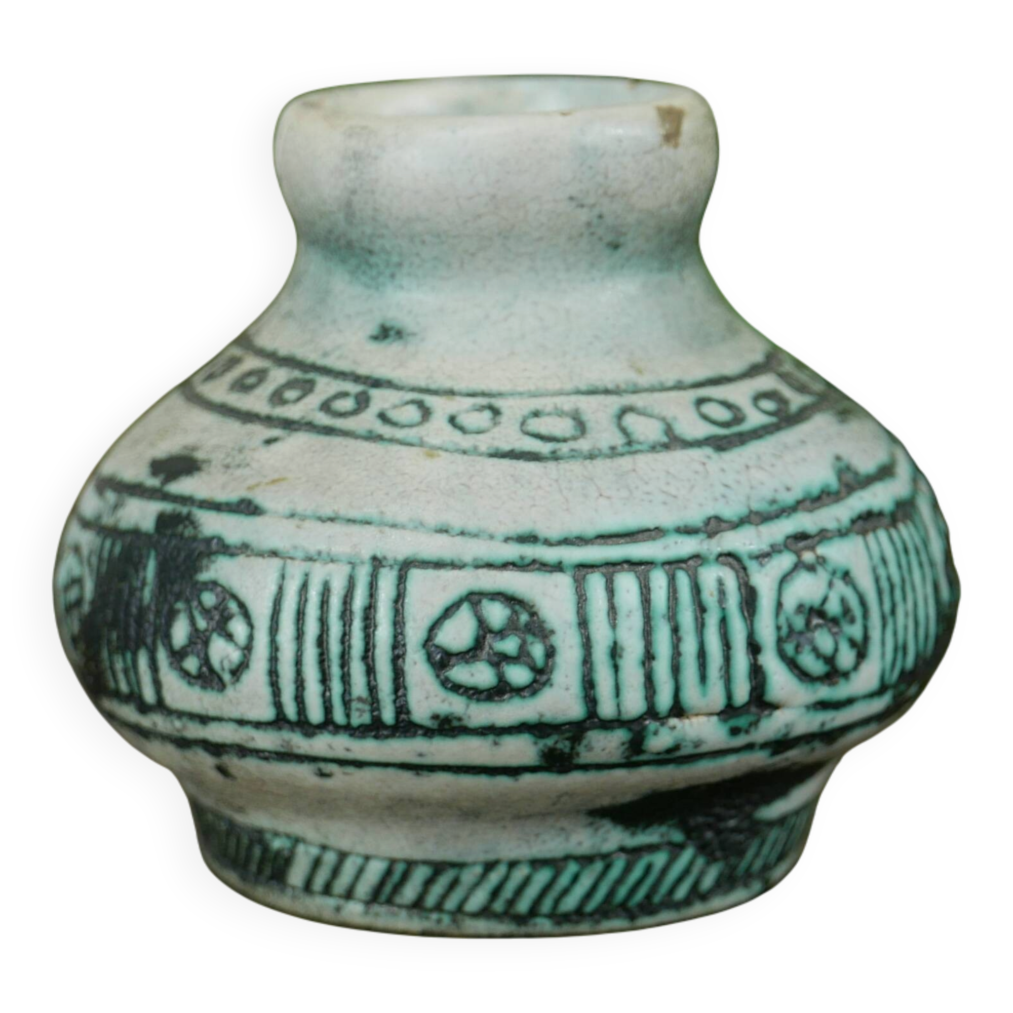 Petit vase signé Jacques Blin.