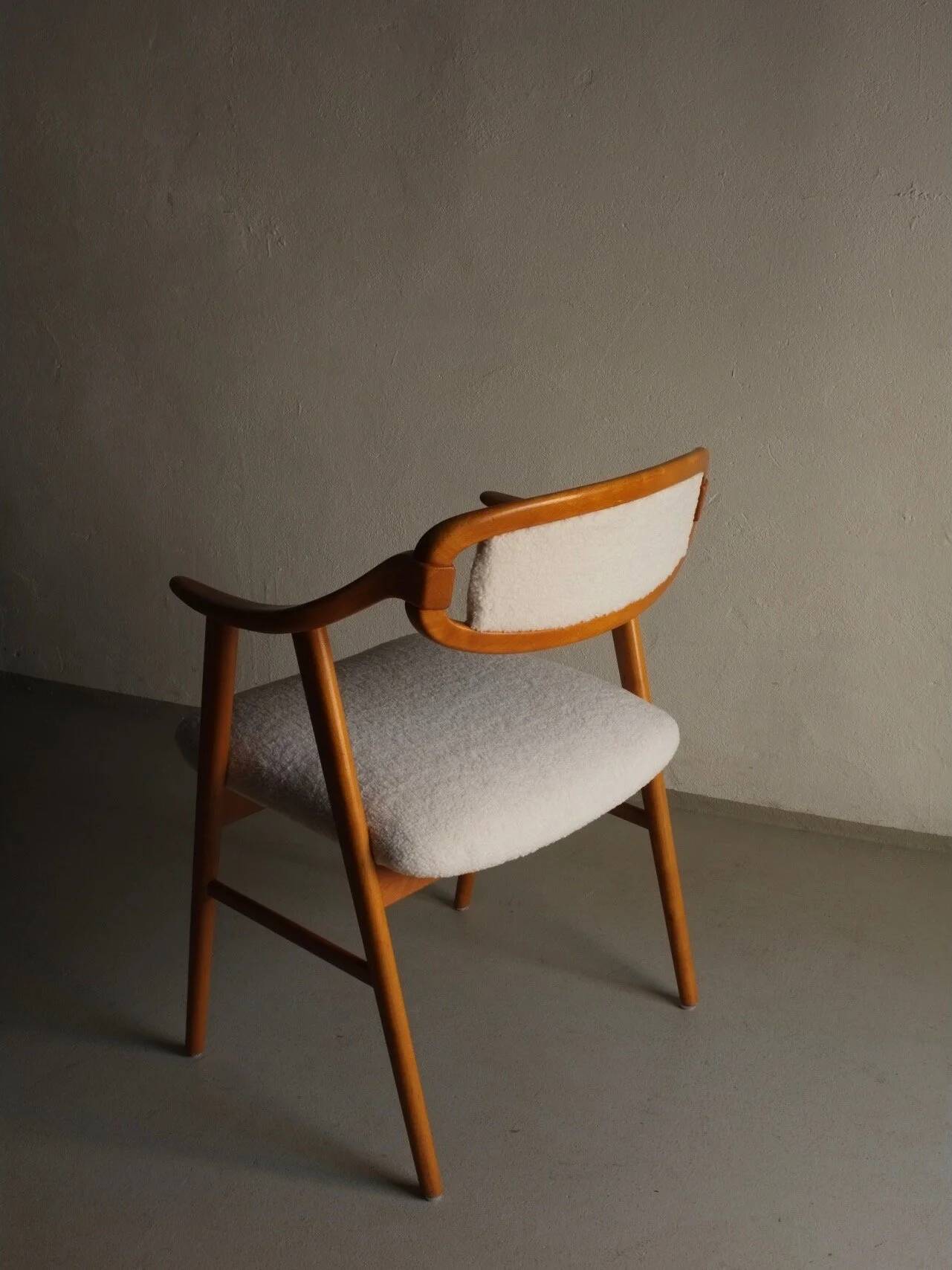 Fauteuil scandinave en fausse fourrure de mouton retournée | Années 1960