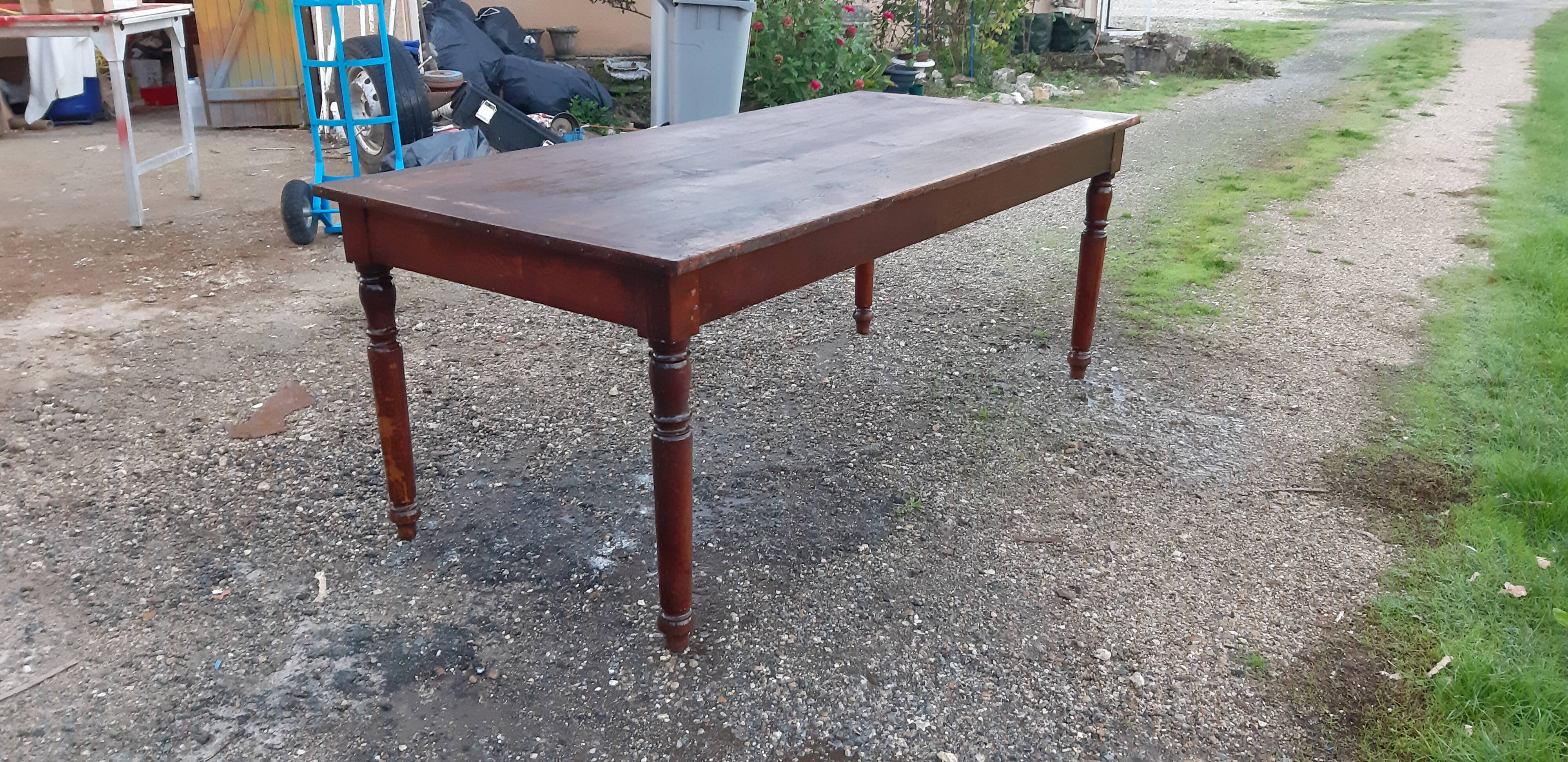 Country farm table in oak