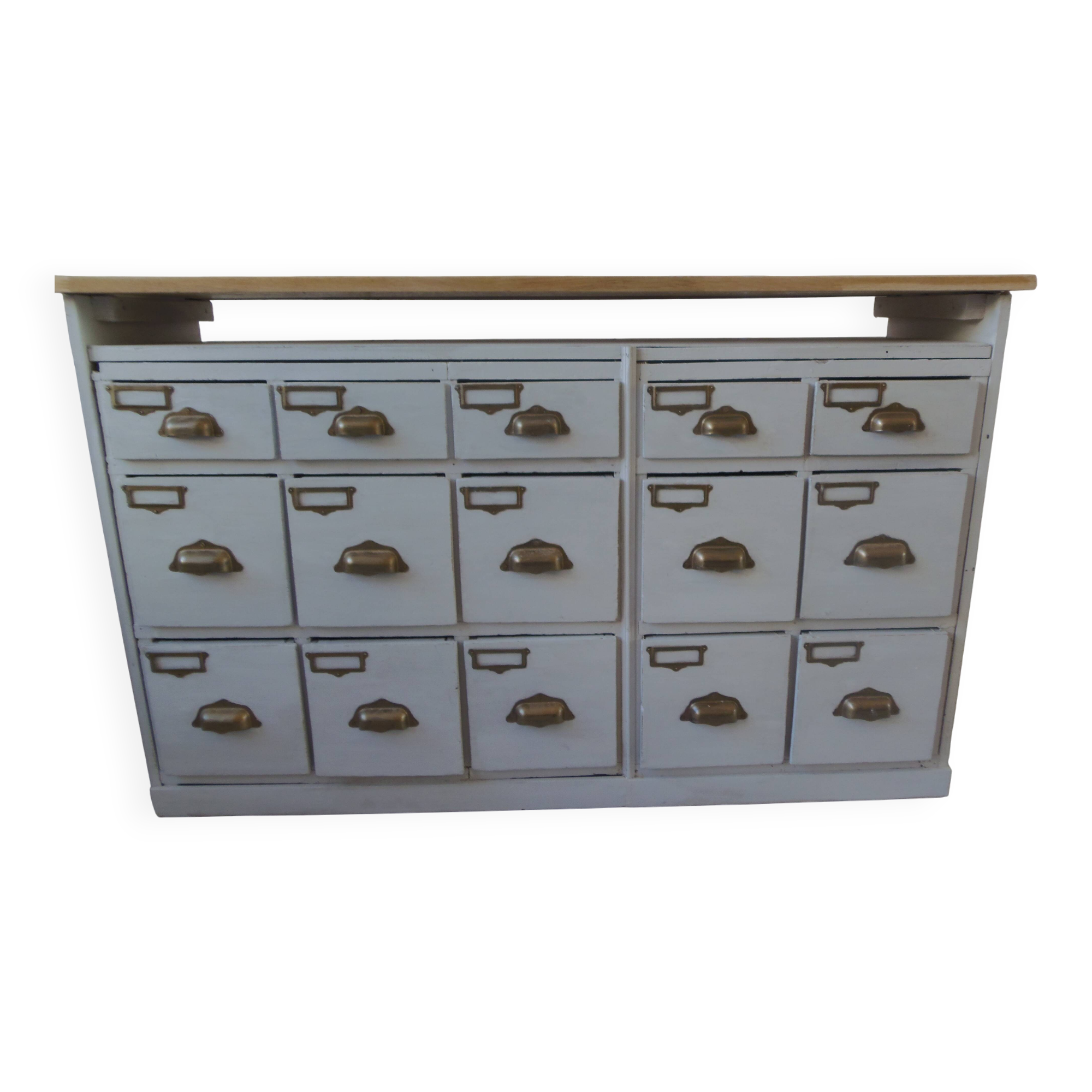 Meuble de métier vintage patiné gris perle, plateau bois.