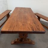 Farmhouse table and its 2 benches