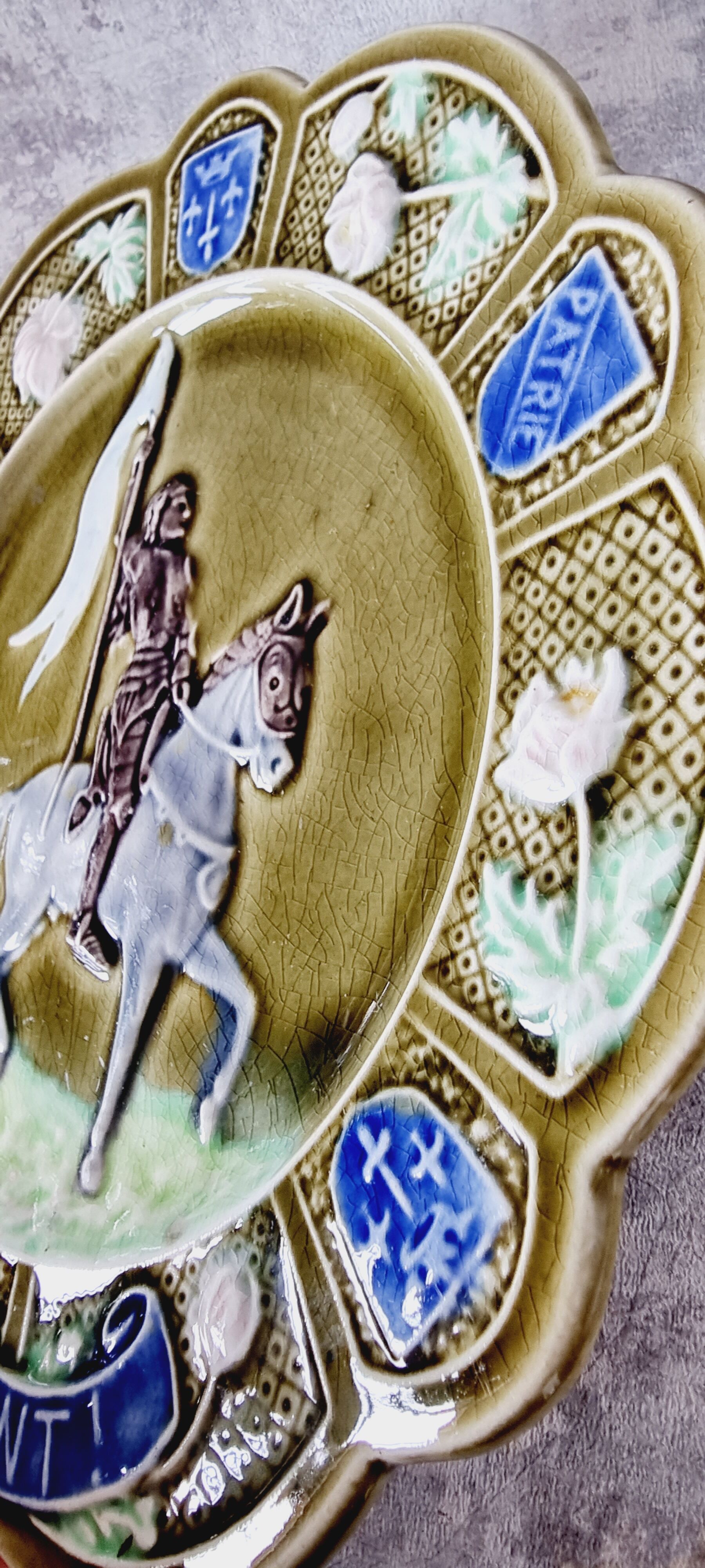 1900 ceramic dish Sarreguemines