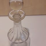 Art Deco carafon with hand-engraved glass liquor with cap