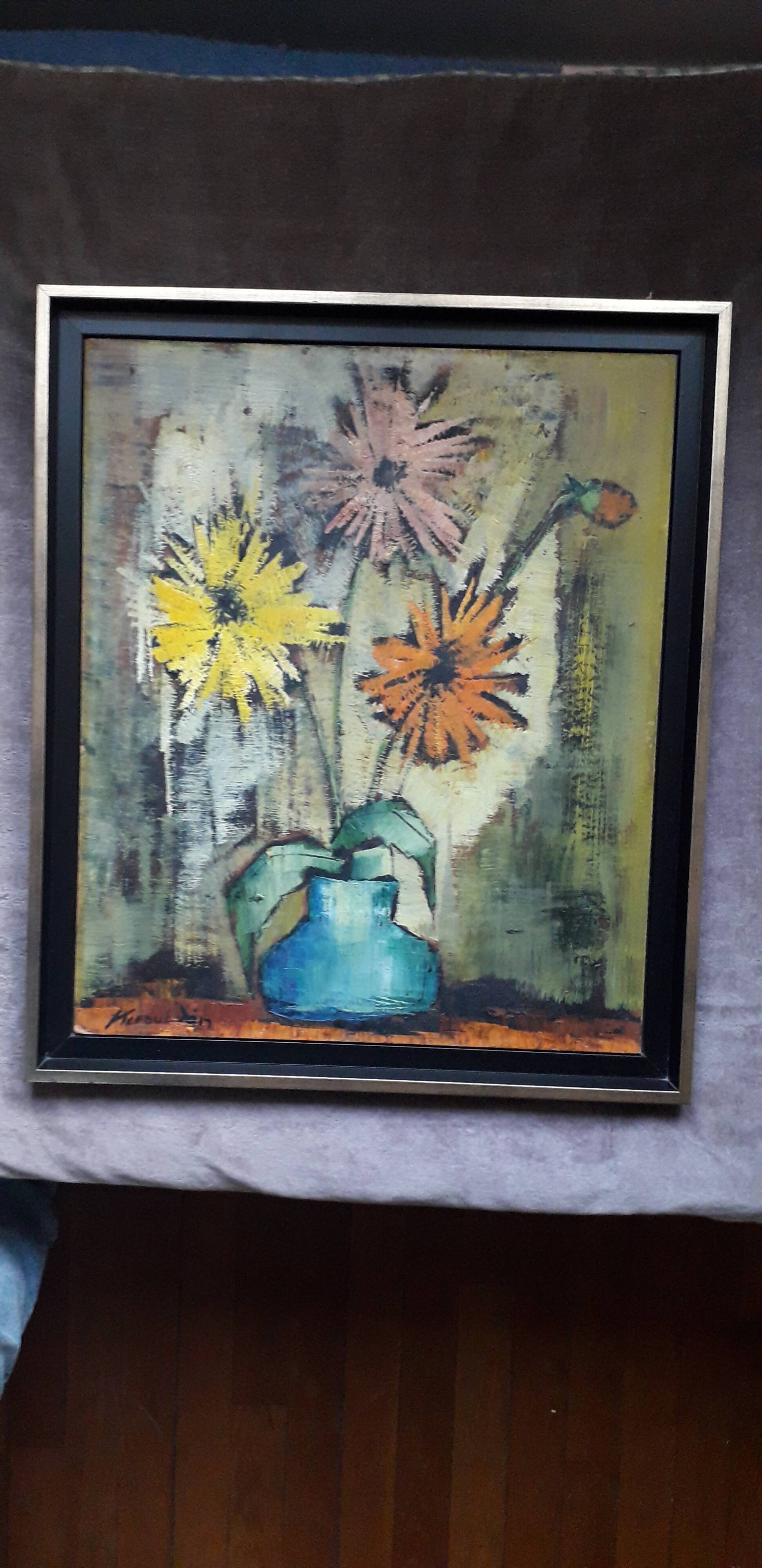 Antique oil painting depicting a bouquet of flowers