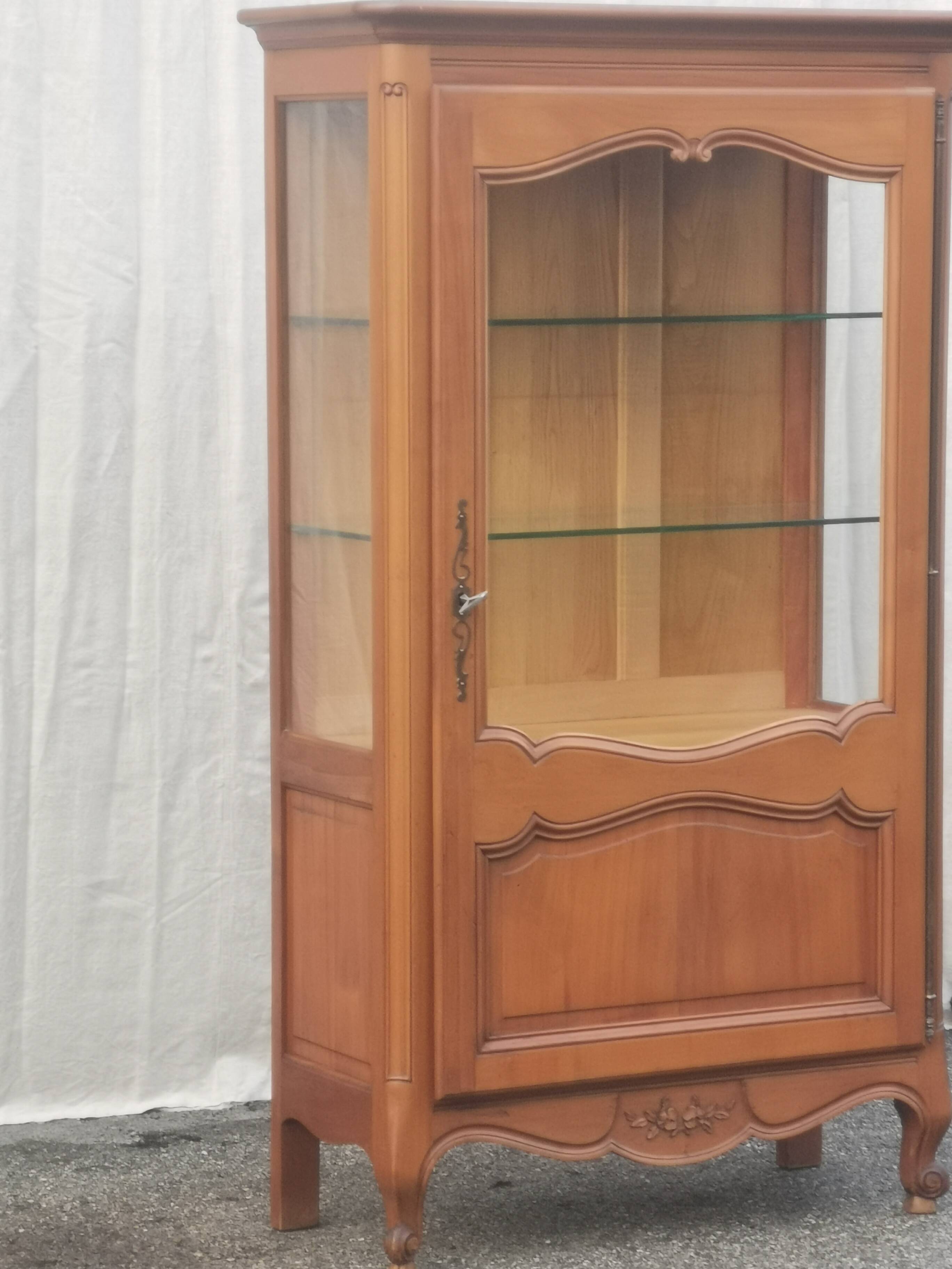 Vintage louis xv style showcase