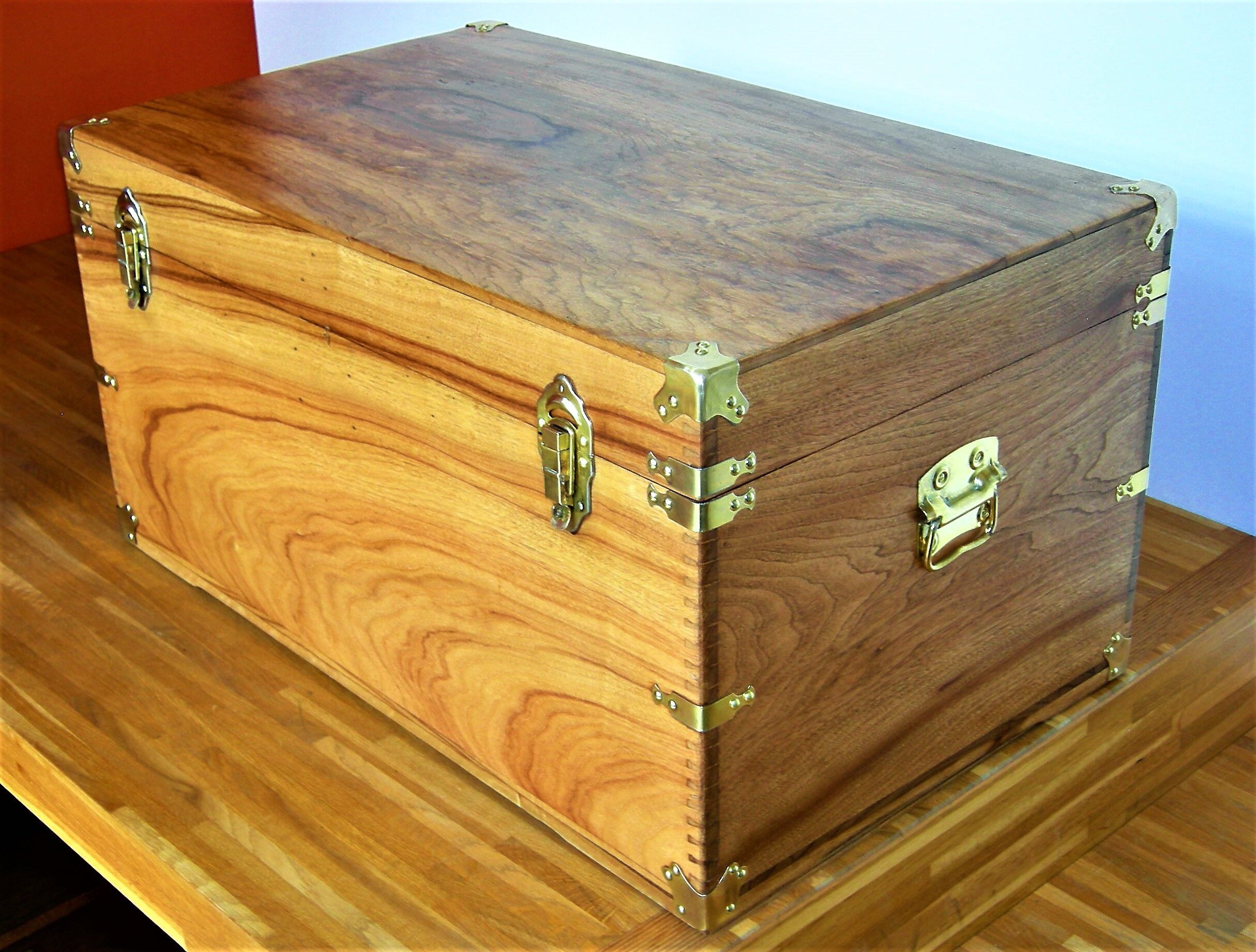 Trunk or Navy in the 19th camphor trunk