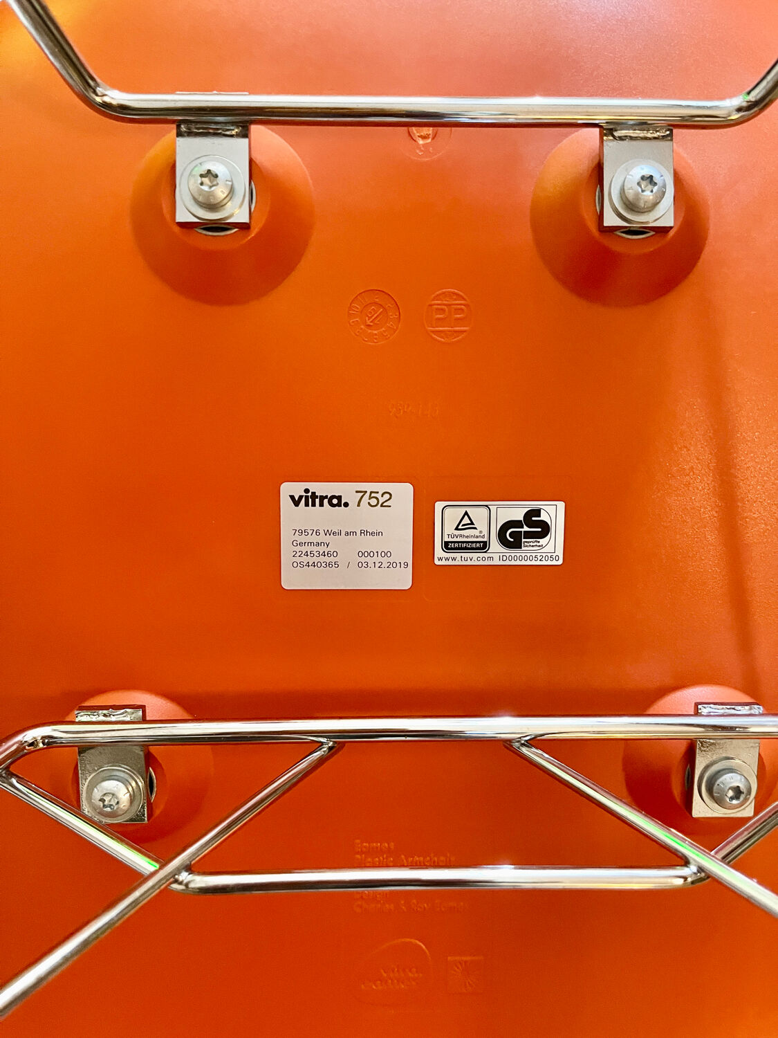 Eames Plastic Armchair RE RAR Charles & Ray Eames, 1950 edition 2018