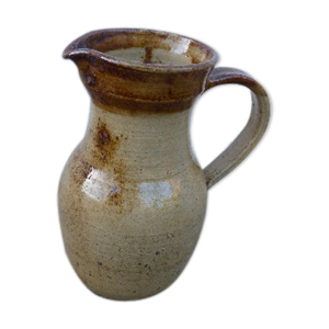 Pichet ancien en terre