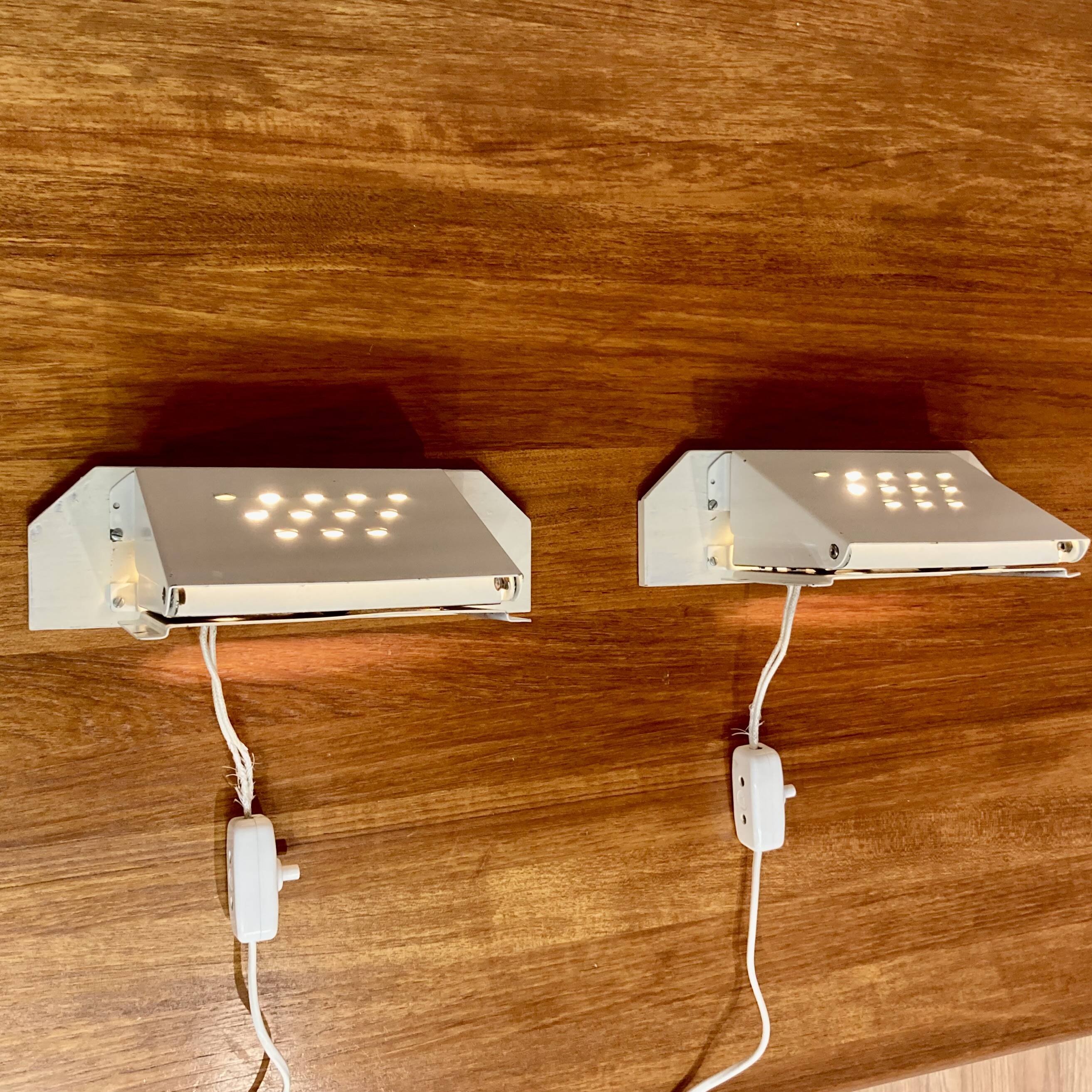 PAIR OF INDUSTRIAL WALL LIGHTS SCANDINAVIAN DESIGN 1950.