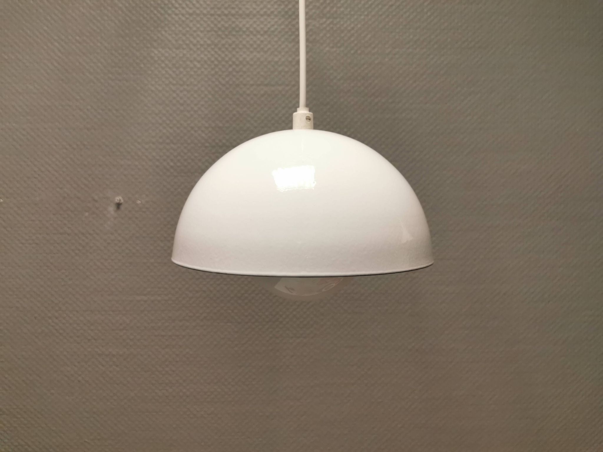 One of the old Flowerpot vp1 in enamel, designed by Verner Panton.
