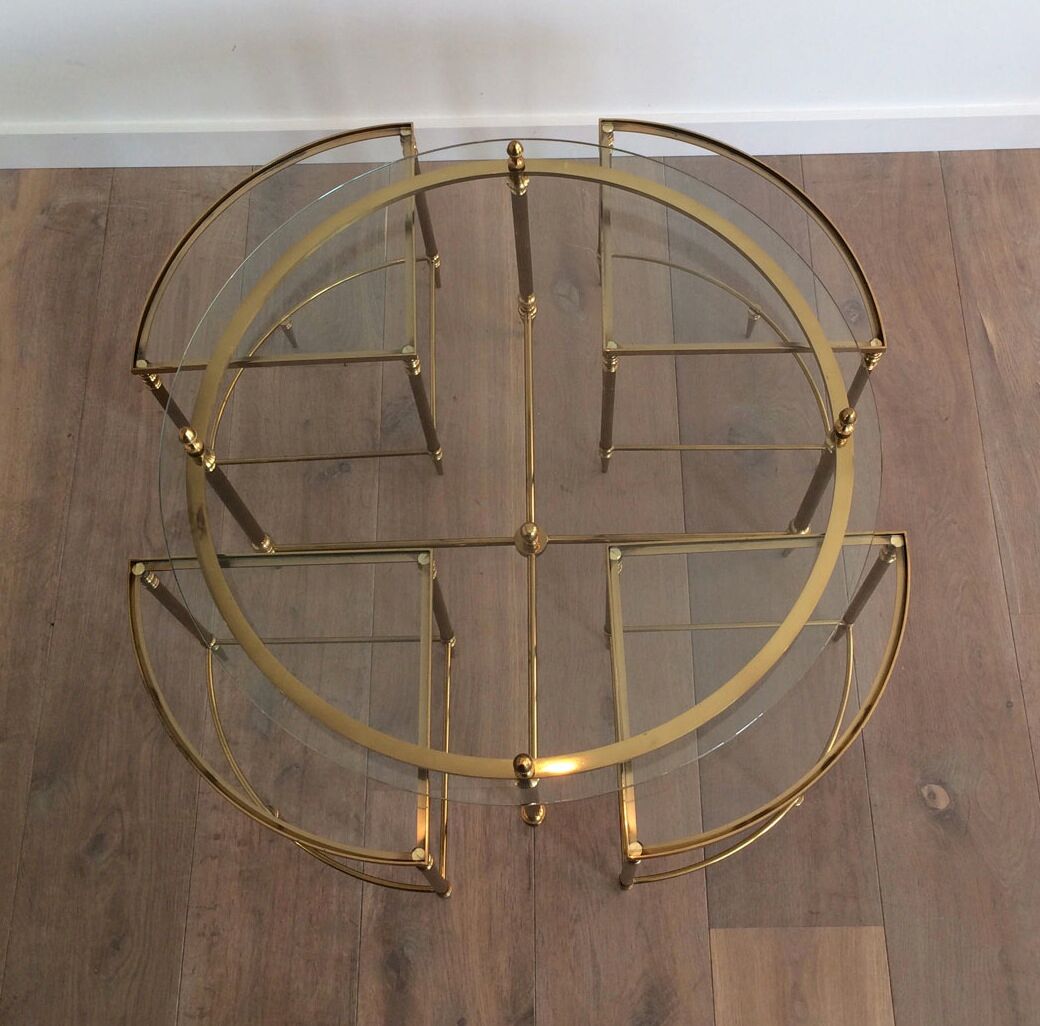 Round coffee table in brass neoclassical style