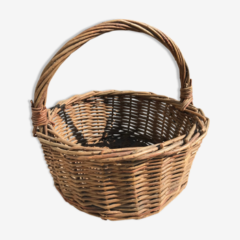 Vintage round wicker basket
