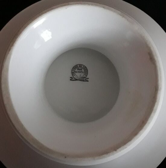 Fruit cup on pedestal - " Aux Lions de Faïence " rue de Rivoli - 80s