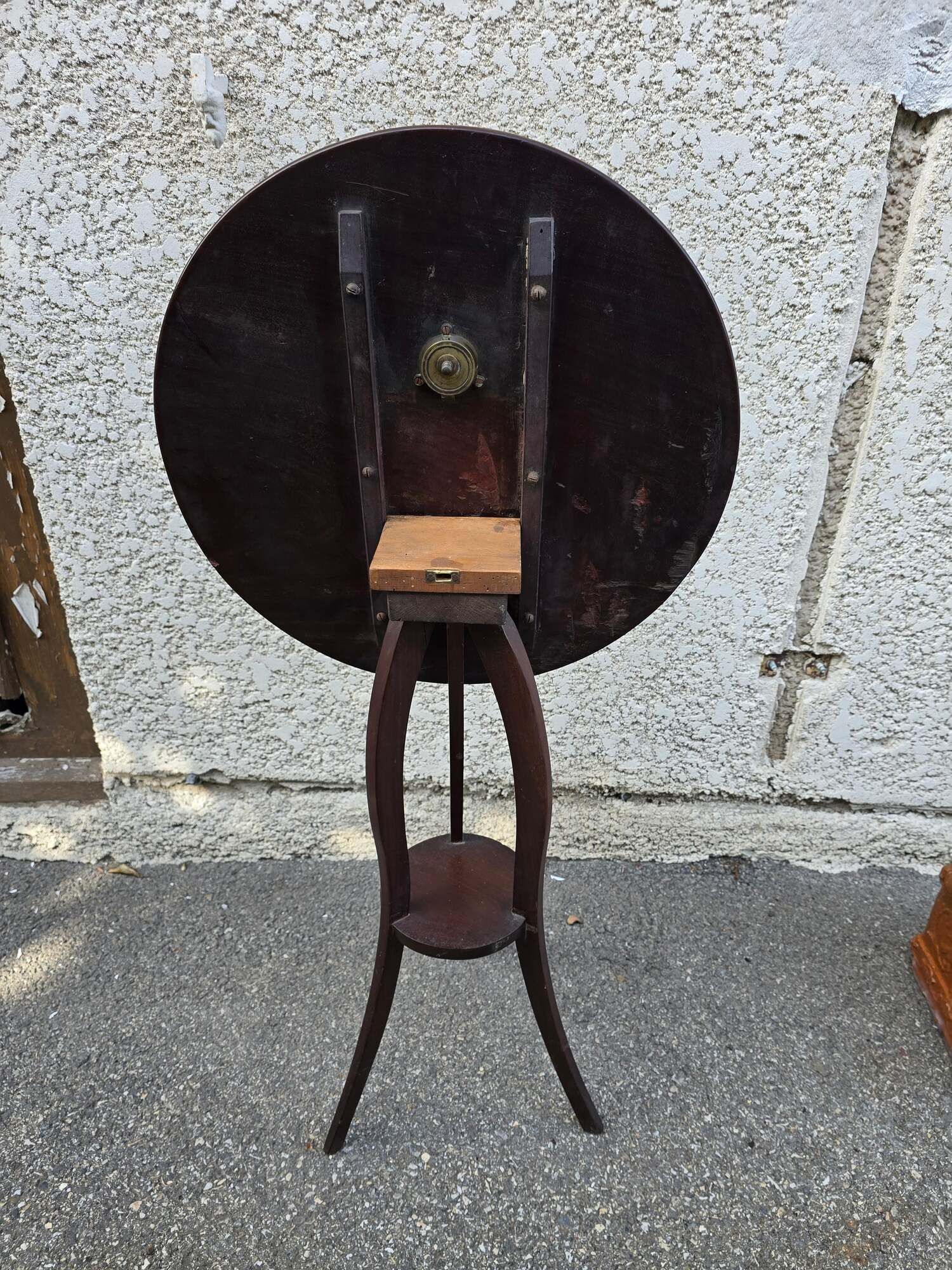 Tripod gueridon in mahogany with a tilting top – Directoire period / early 19th century
