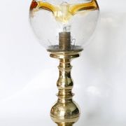 Table lamp in solid brass with a vintage 1970s glass globe.