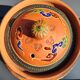 Théière japonaise décorative ancienne en terre cuite tons orangés, à décor de dragon émaillé multico