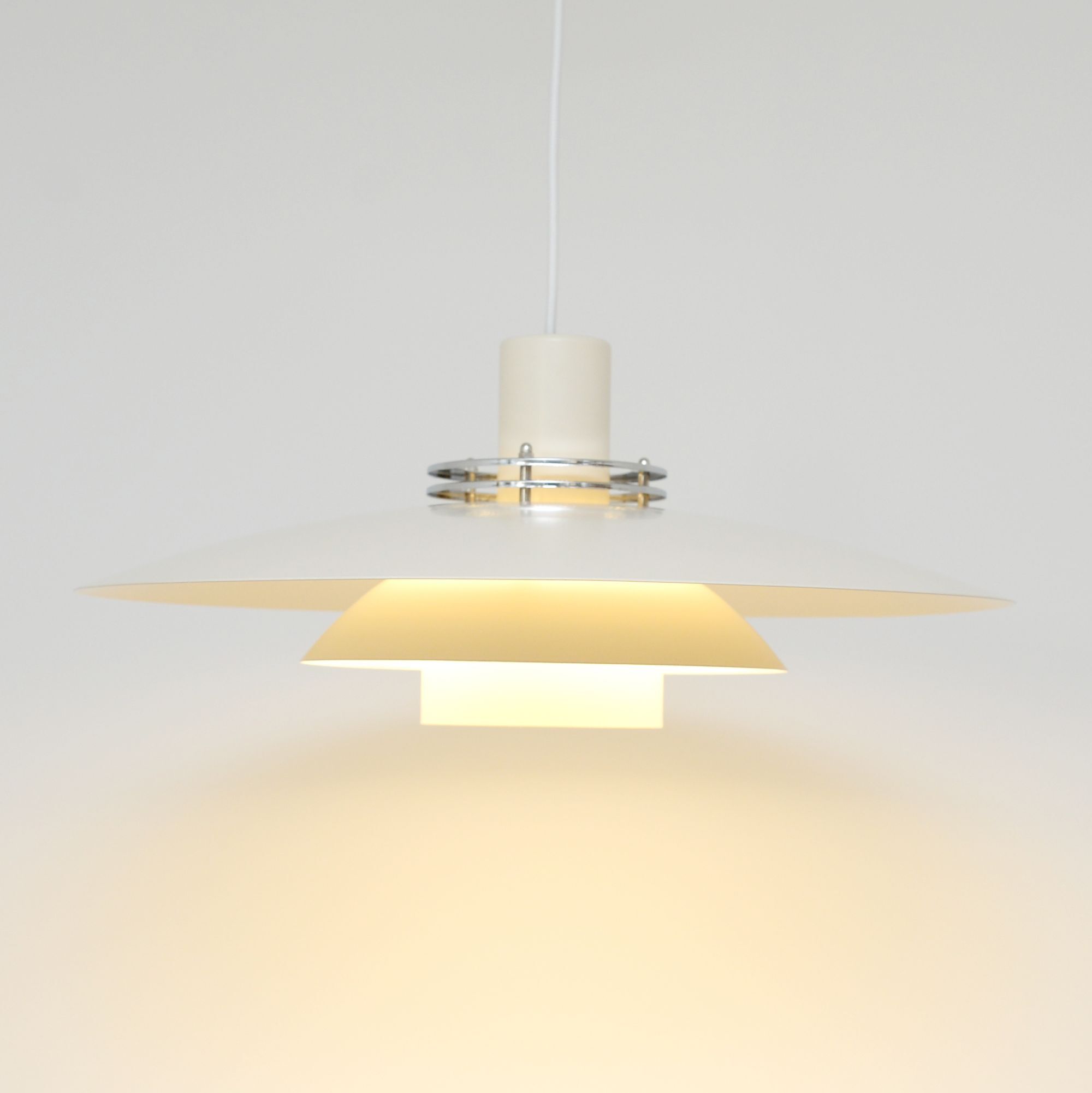 Suspension Leto écru, Danemark années 1970