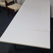 Table à manger vintage et chaises