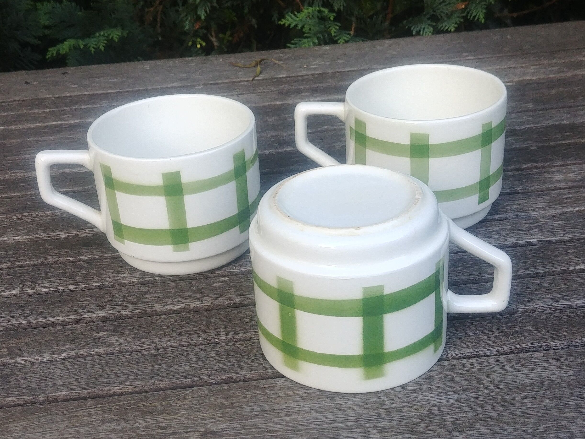 Set of three large ceramic coffee cups Vintage green Scottish décor.