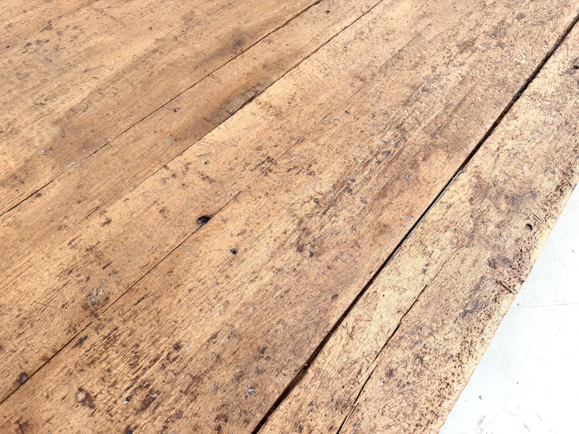 Large brutalist farmhouse table in solid oak from the 1950s.