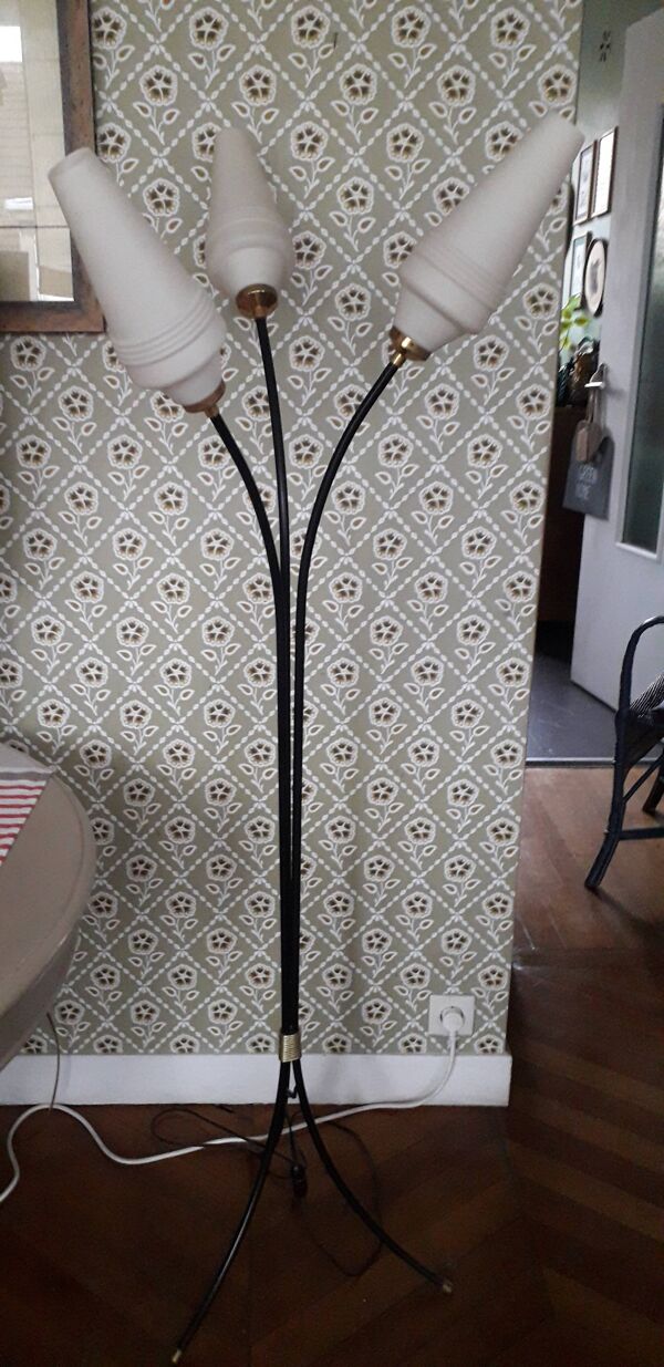 Lampadaire tripode métallique des années 50