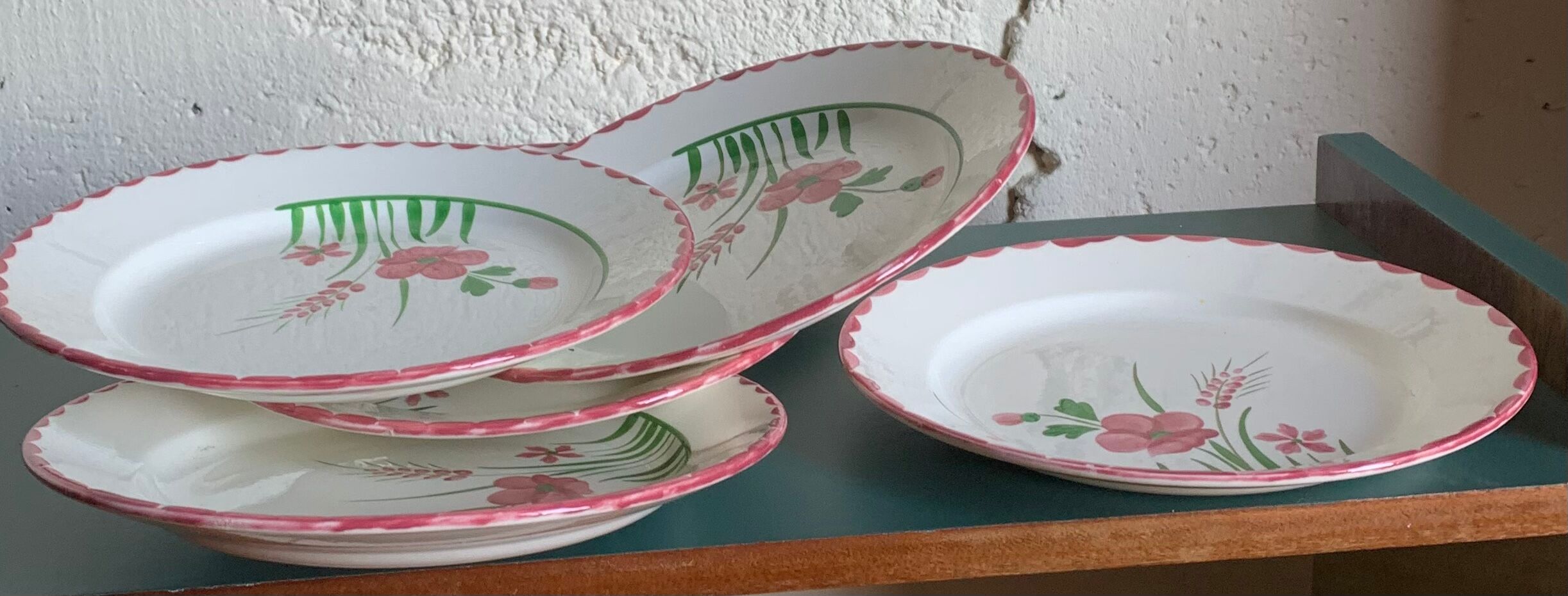 6 flat ceramic plates