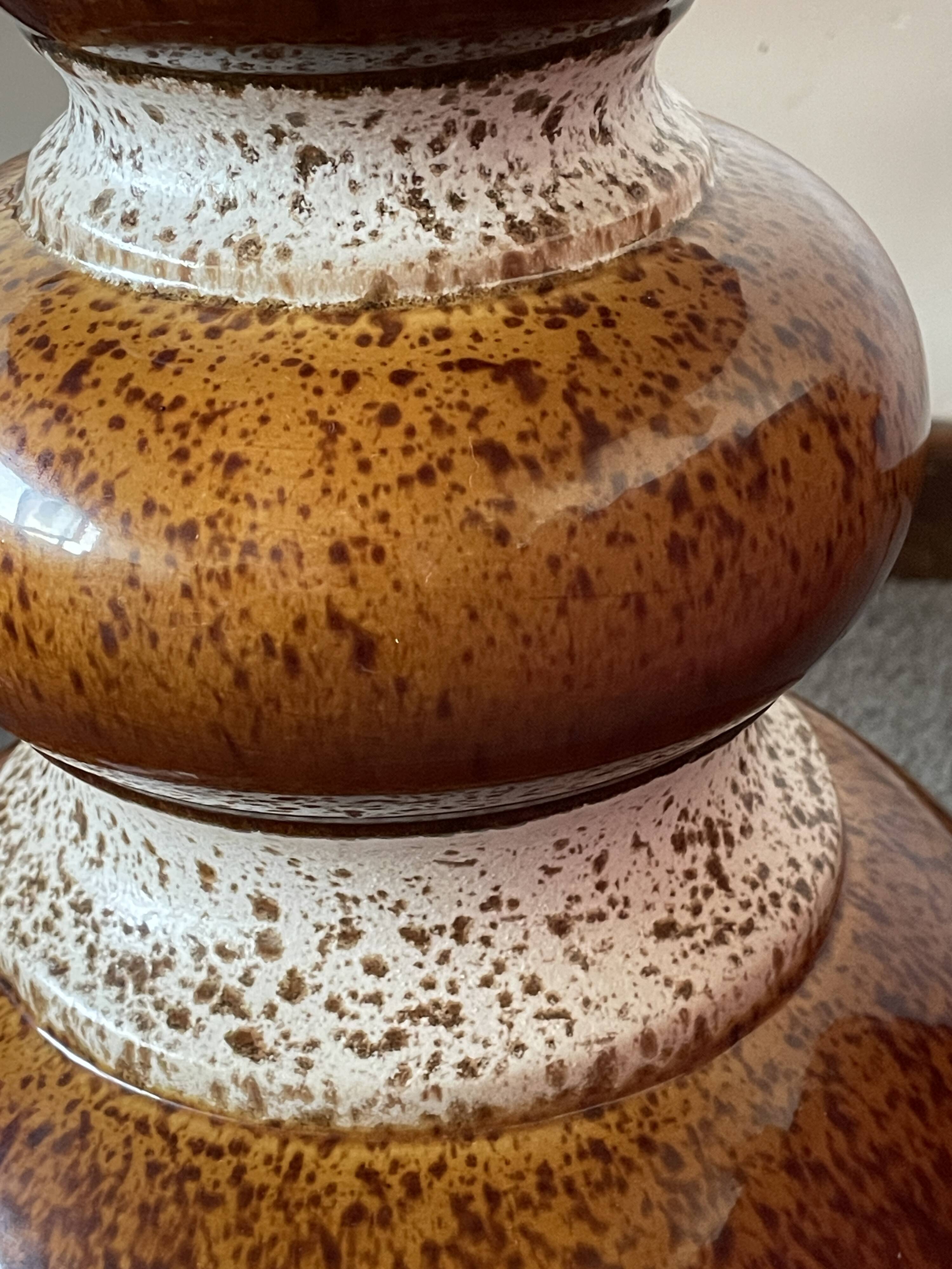 Vibration floor lamp - vintage 1970's