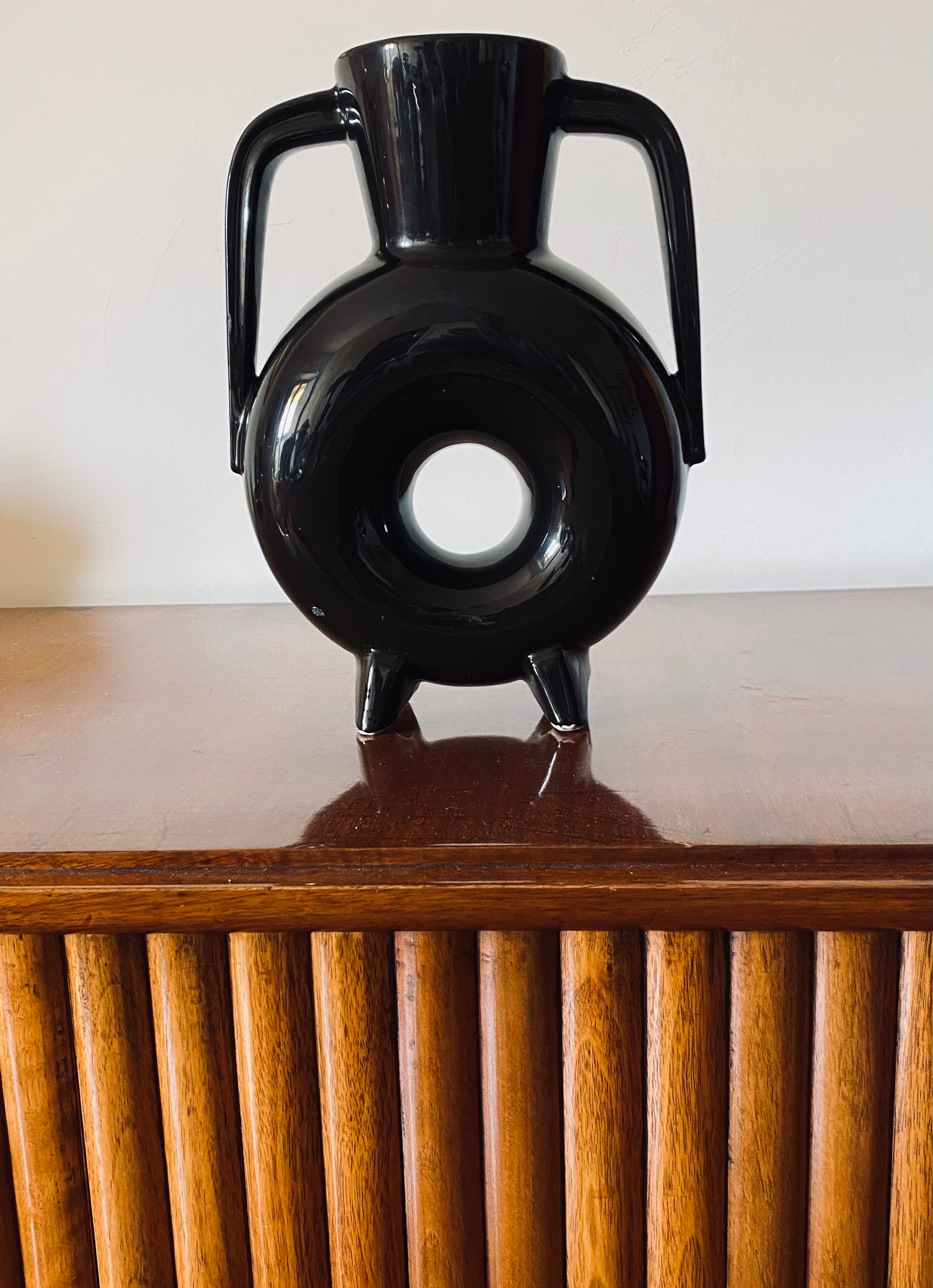 Vase en céramique noire moderne organique, France 1970s