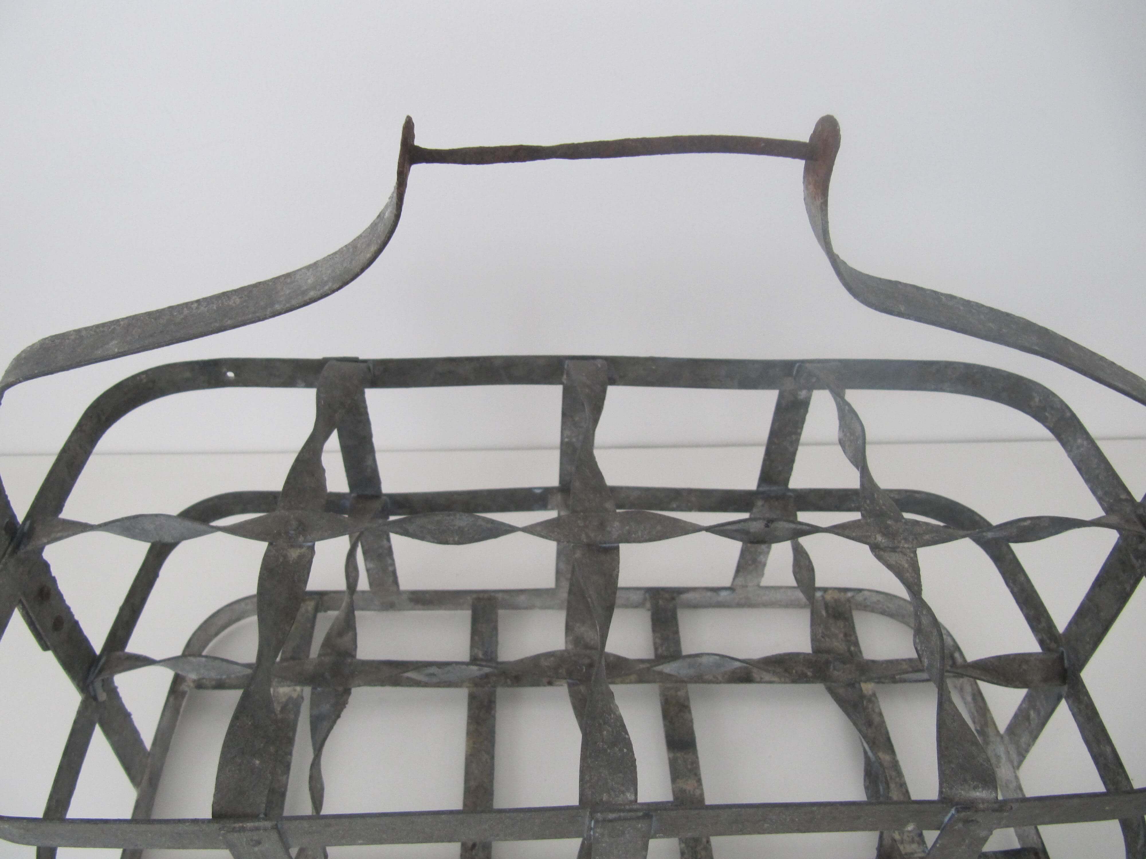 Door bottles in metal types