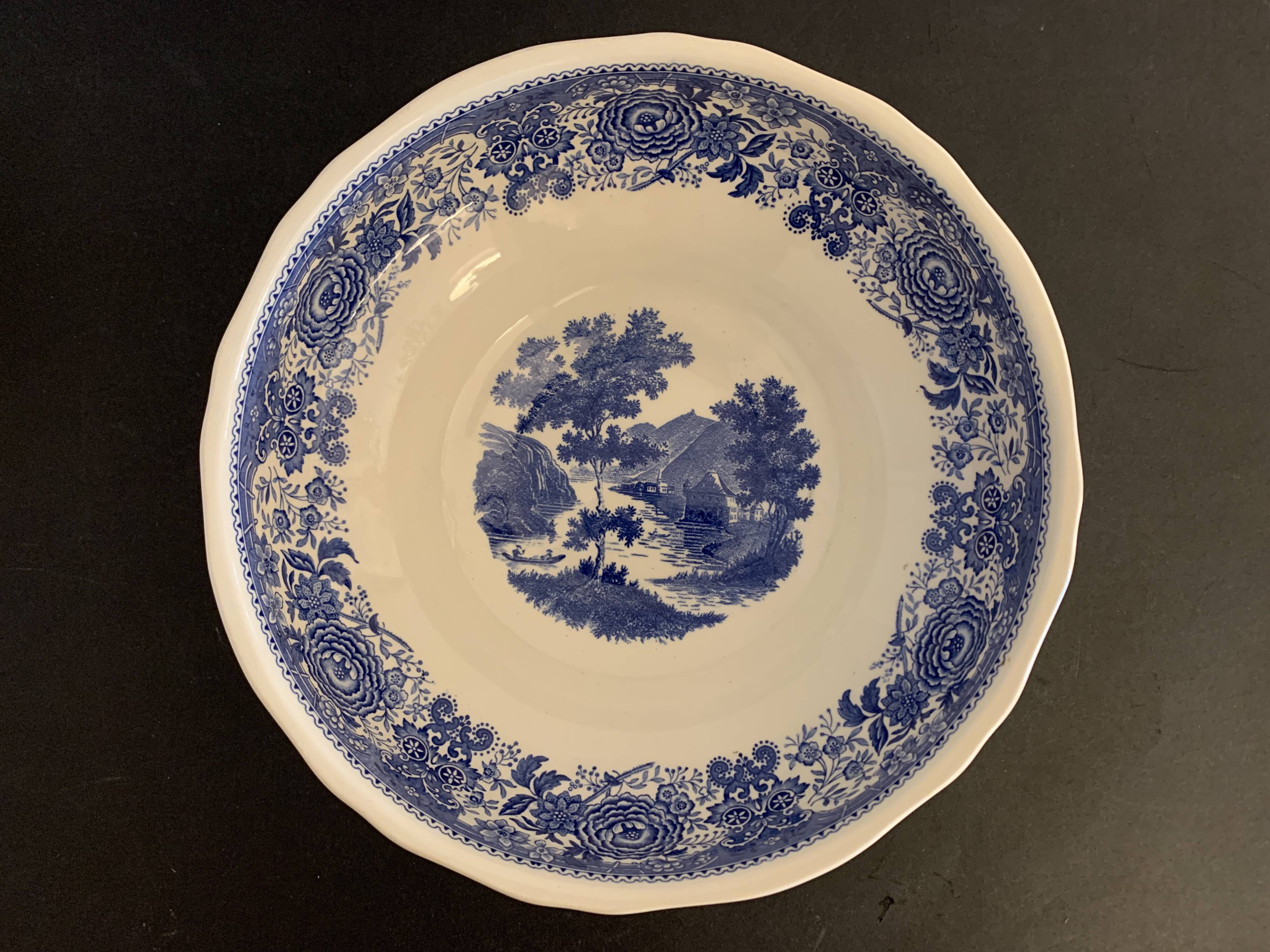 Salad bowl in blue and white earthenware, burgenland model of villeroy and boch