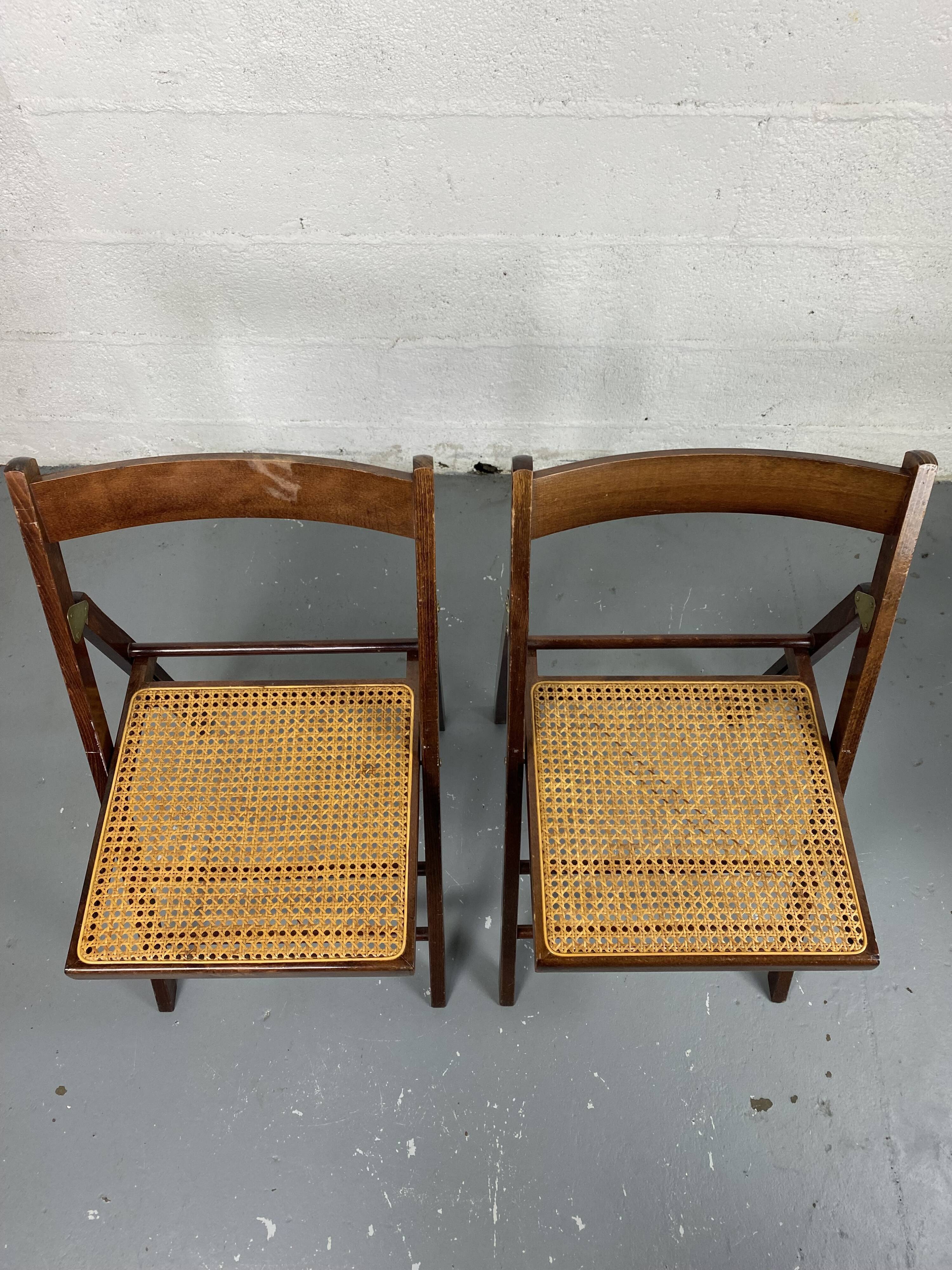 Lot folding chairs in canning