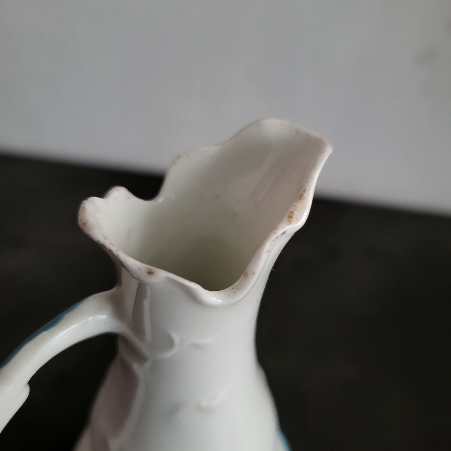 Verseuse à liqueur/vase vintage en porcelaine en excellent état