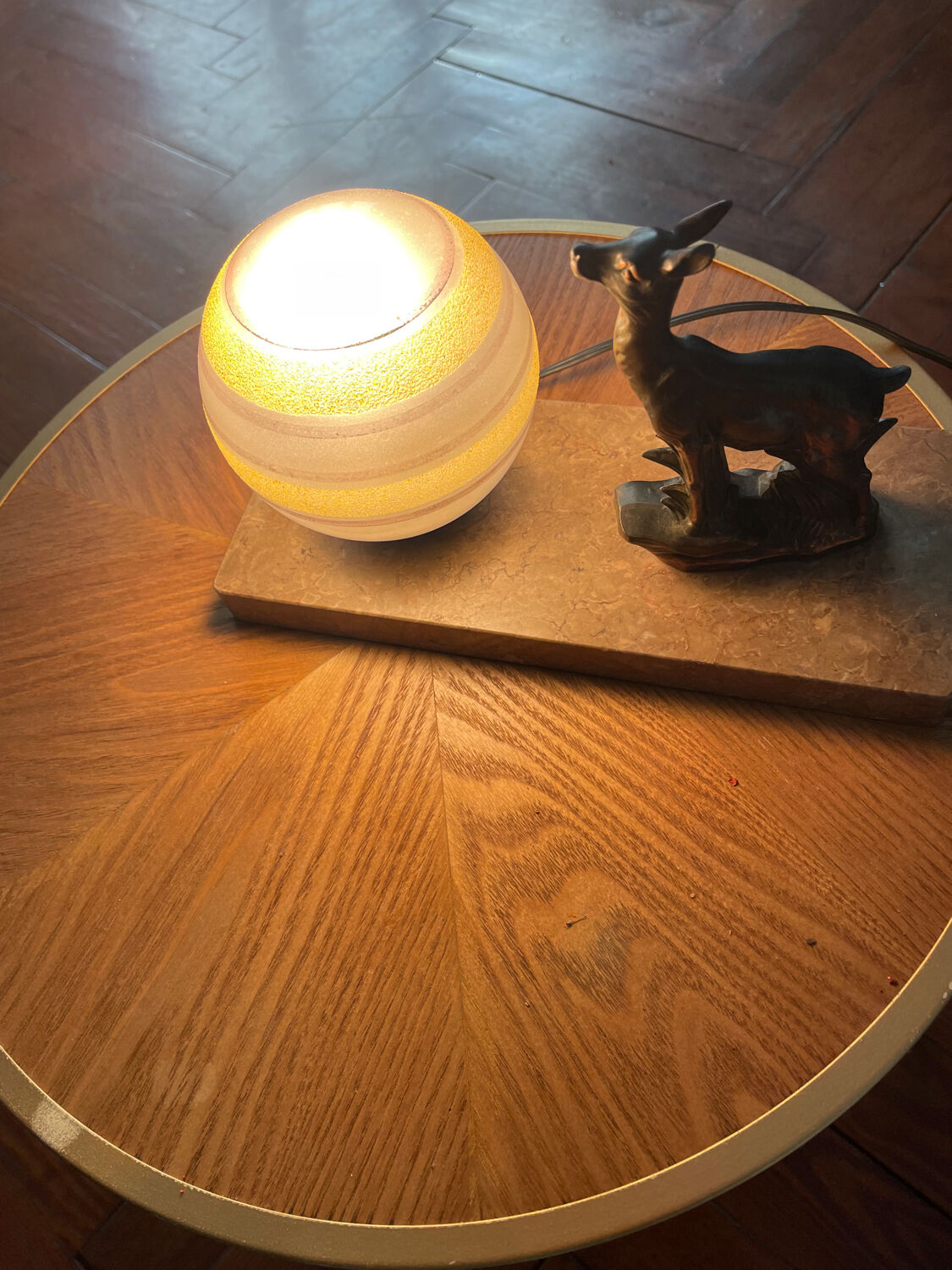 Art deco table lamp