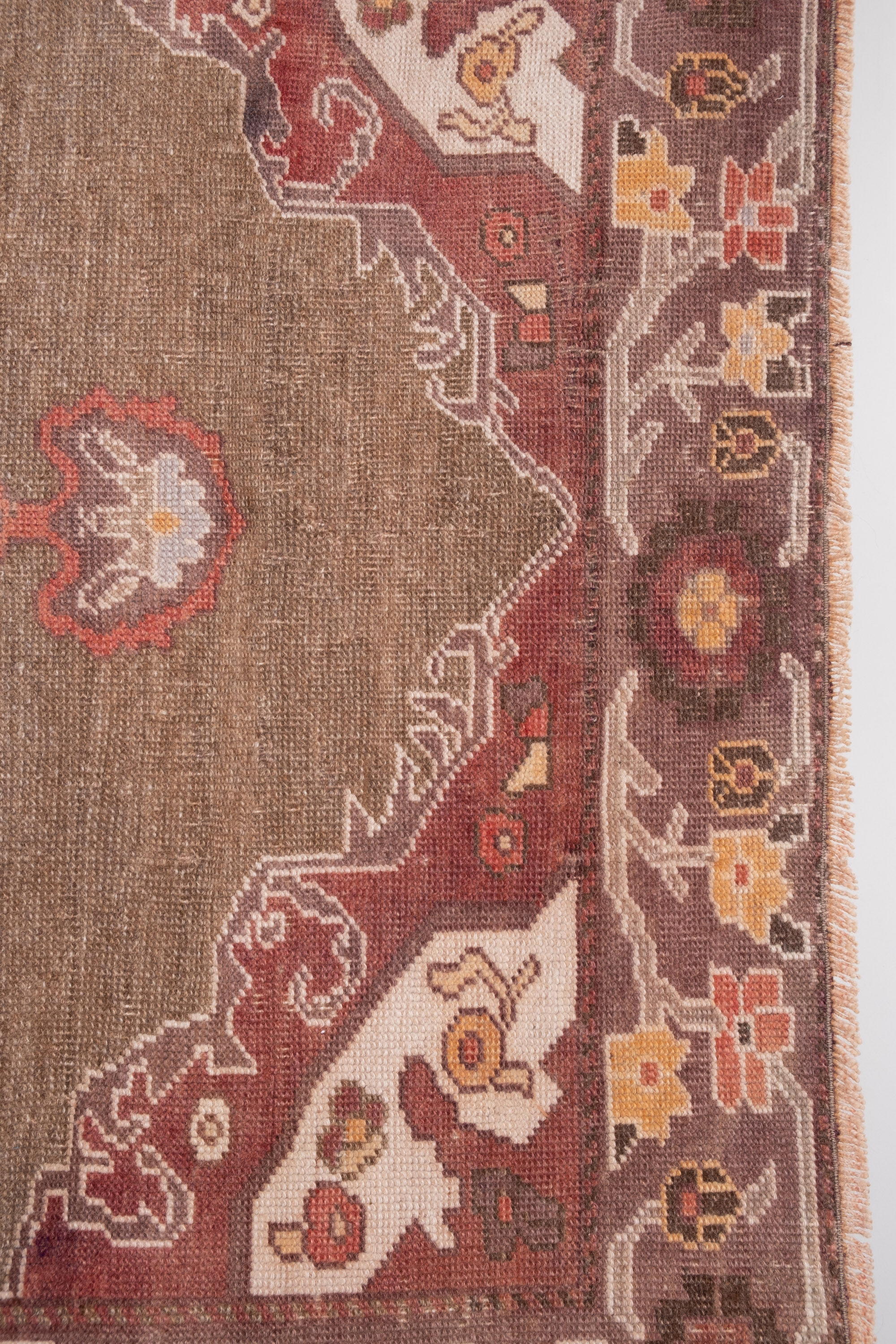 Turkish Karapinar rug with central medallion, 1970s - 153 X 258 cm