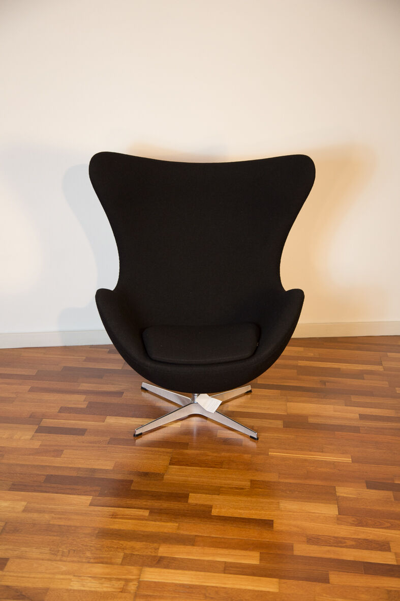Egg chair by Arne Jacobsen for Fritz Hansen